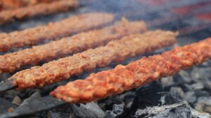 Adana Kebabında karbonat, hamur ve ekmek hilesine dikkat